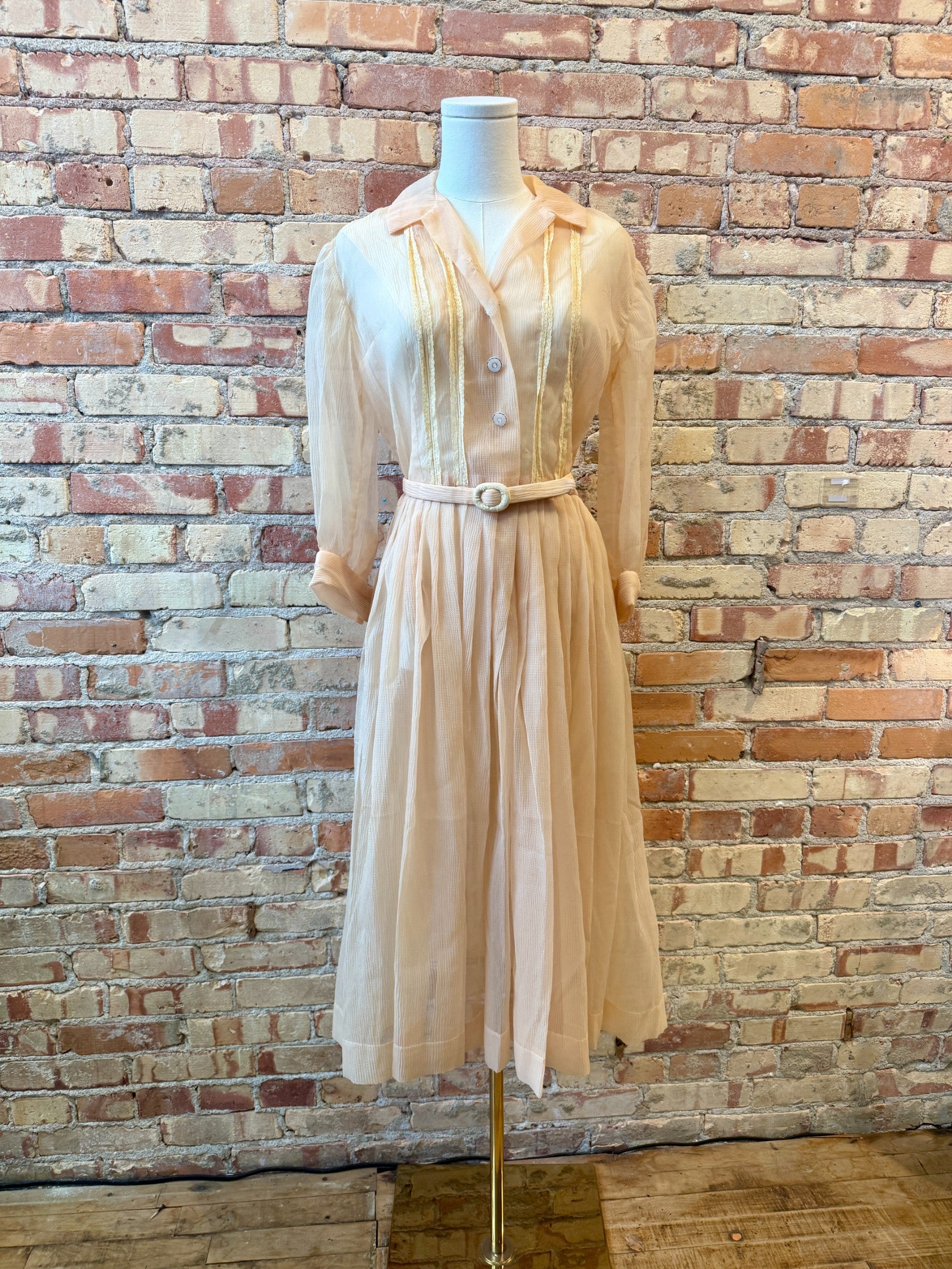 Vintage 30s-40s Peach Sheer Crepe Day Dress med